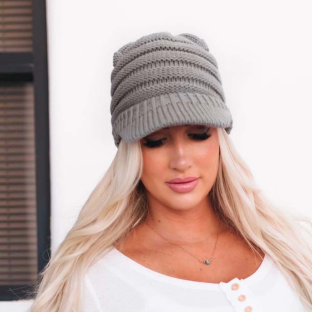 Tiered Knit Warm Pontail Cap NWT
